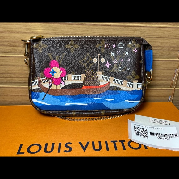 Louis Vuitton Mini Pochette Accessoires Italy Christmas Animation Limited Ed - Picture 2 of 10